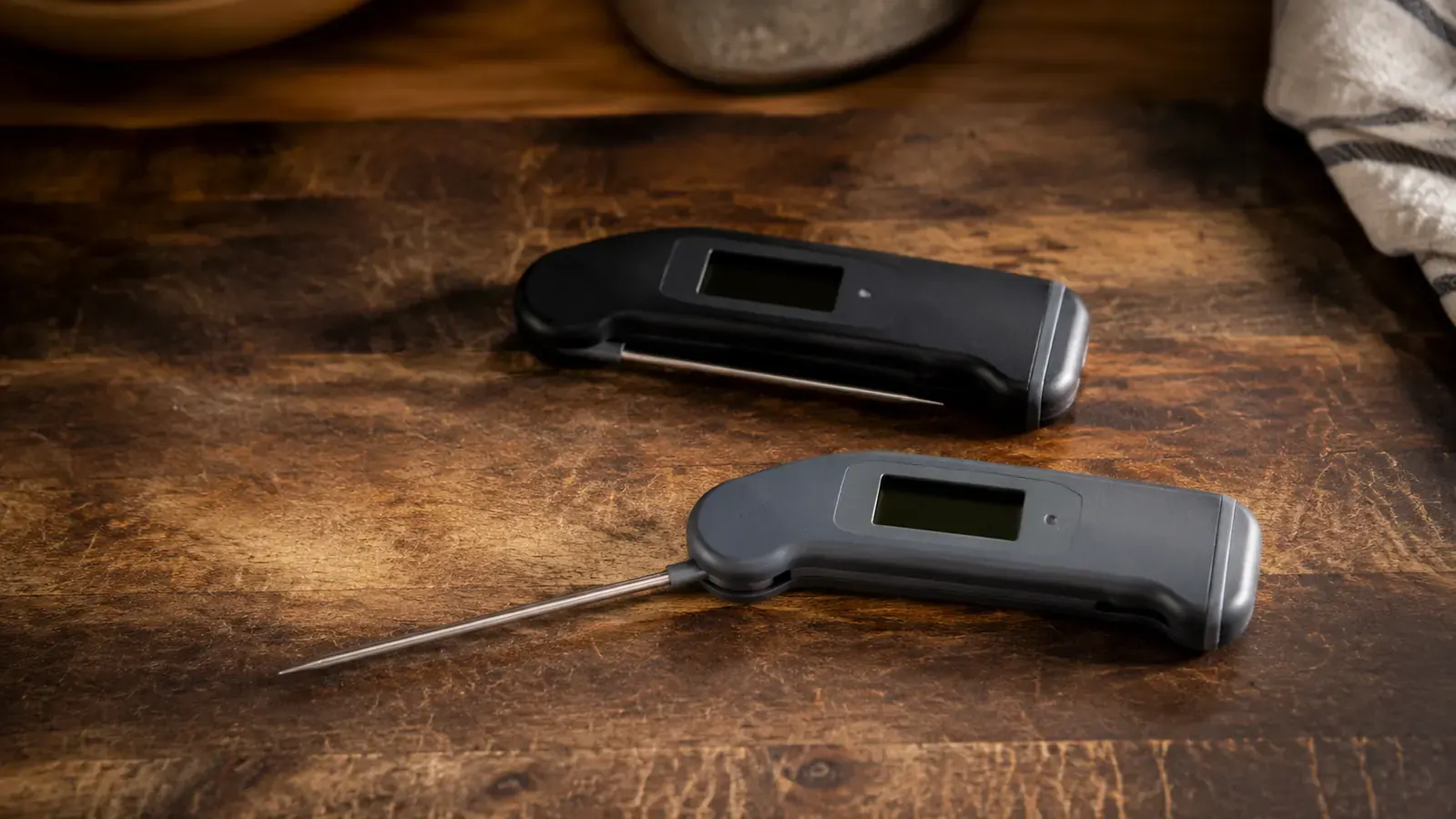 Alpha Grillers Thermometer vs ThermoWorks Thermapen: Is the Price Gap Justified?